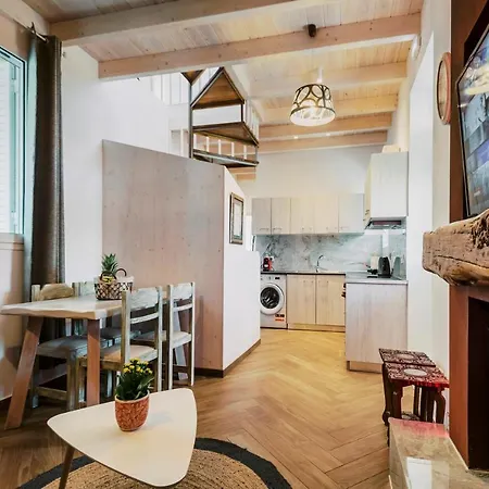 Myrovolos Luxury Suites *