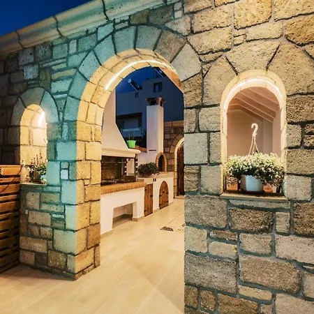 Myrovolos Luxury Suites